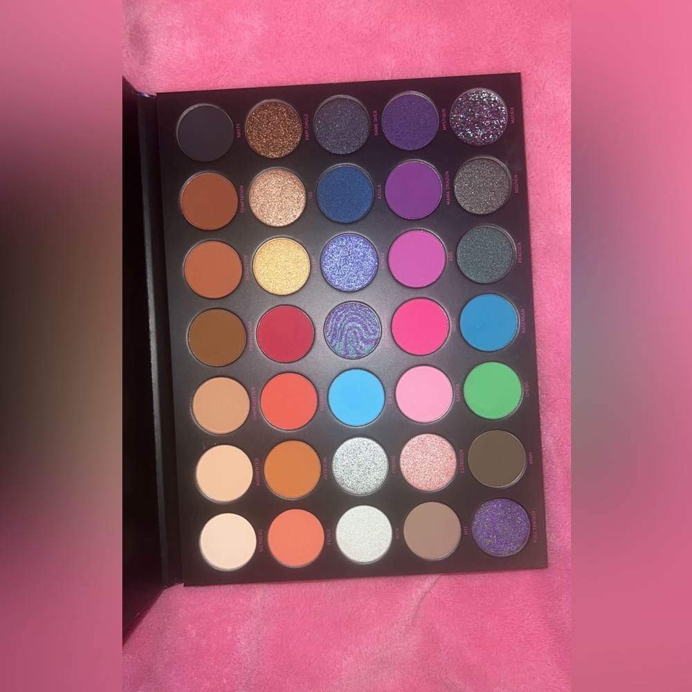 nikita dragun morphe pallet